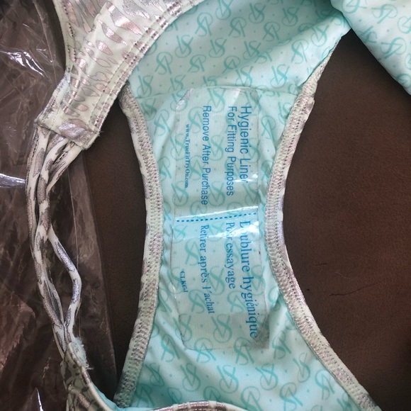 Victoria’s Secret Miraculous Bombshell Bikini - Picture 10 of 16